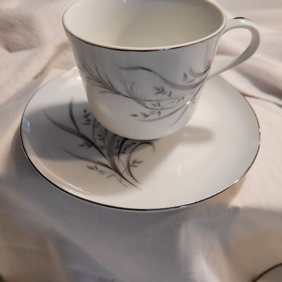 Castlecourt Fine China Wheat Spray Japan Cup & Saucer Set Of 4 Silver Trim - Picture 2 of 11